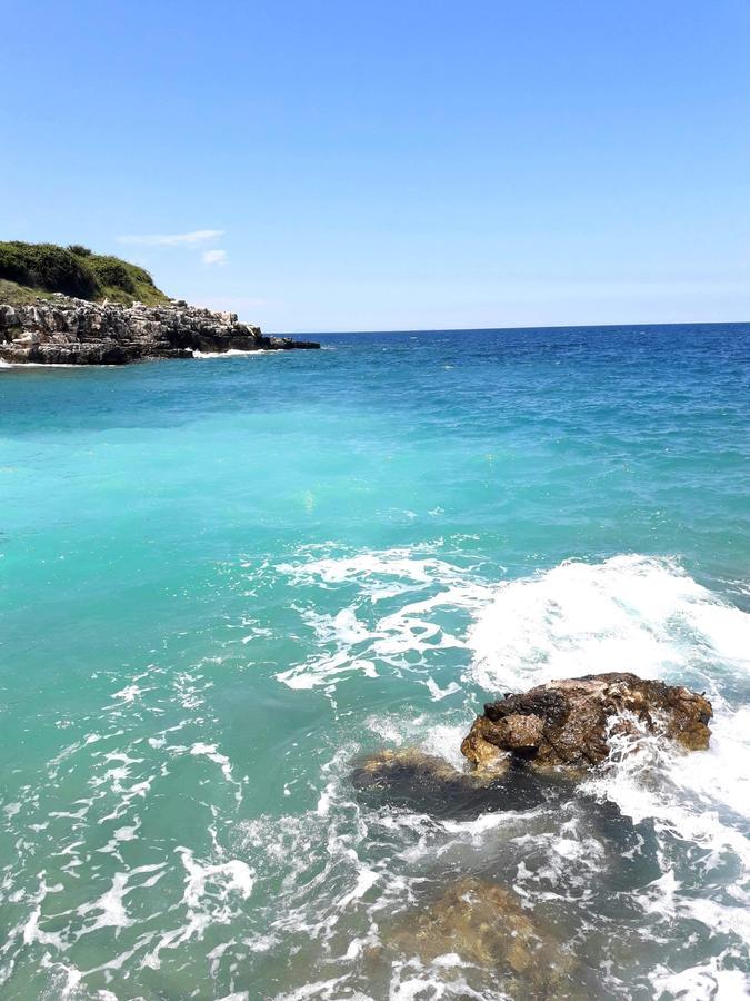 ホテル Heaven Beach Sarandë エクステリア 写真