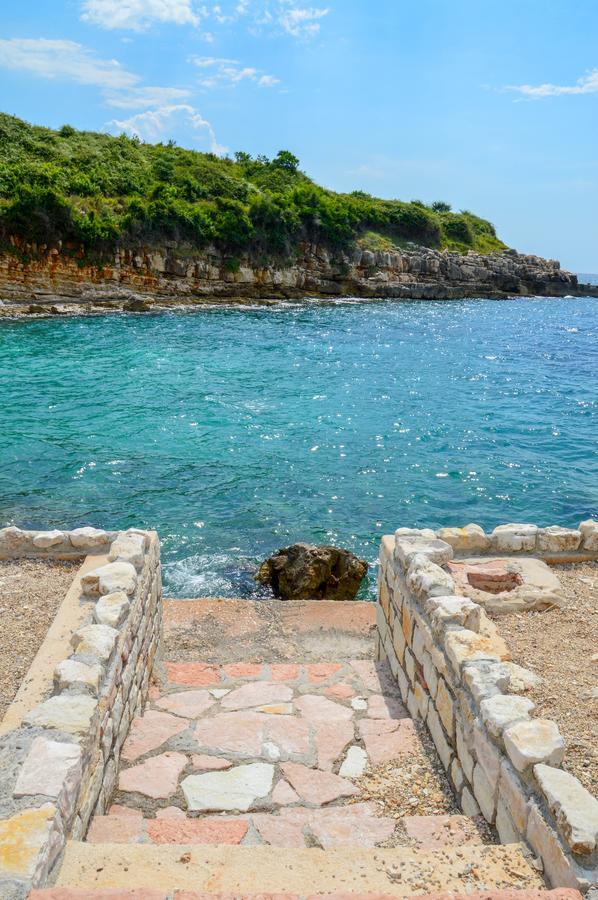 ホテル Heaven Beach Sarandë エクステリア 写真